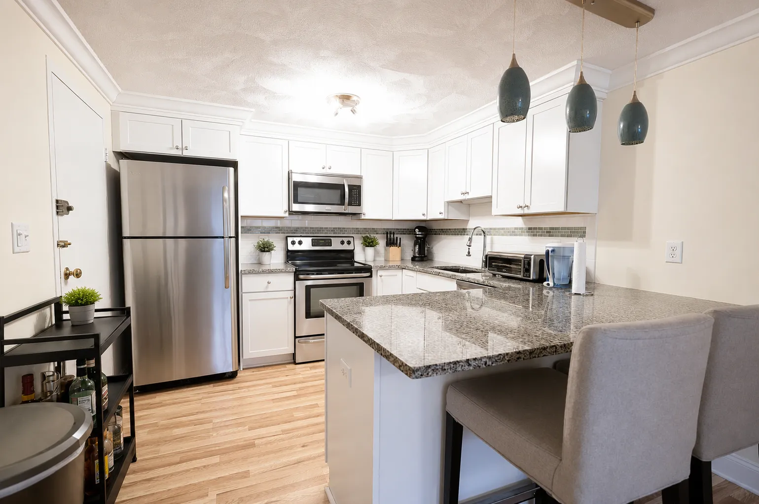 2 bed, 1 bath apartment for rent at 1105 Lexington St Unit 42, North Waltham — photo 3 of 14