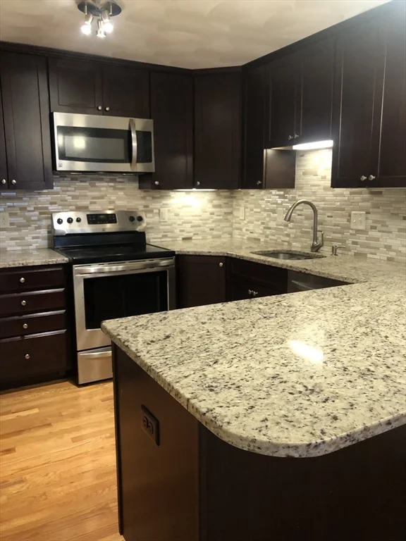 2 bed, 1 bath apartment for rent at 1105 Lexington St Unit 9, Waltham — photo 2 of 22