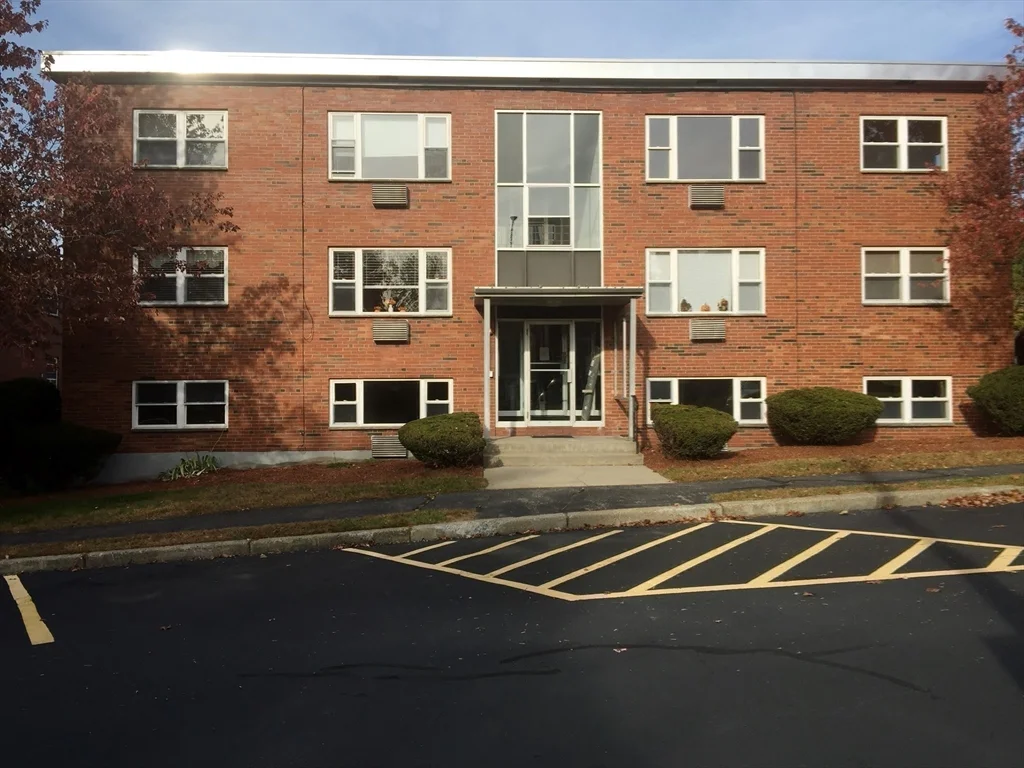 2 bed, 1 bath apartment for rent at 1105 Lexington St Unit 9, Waltham — photo 22 of 22