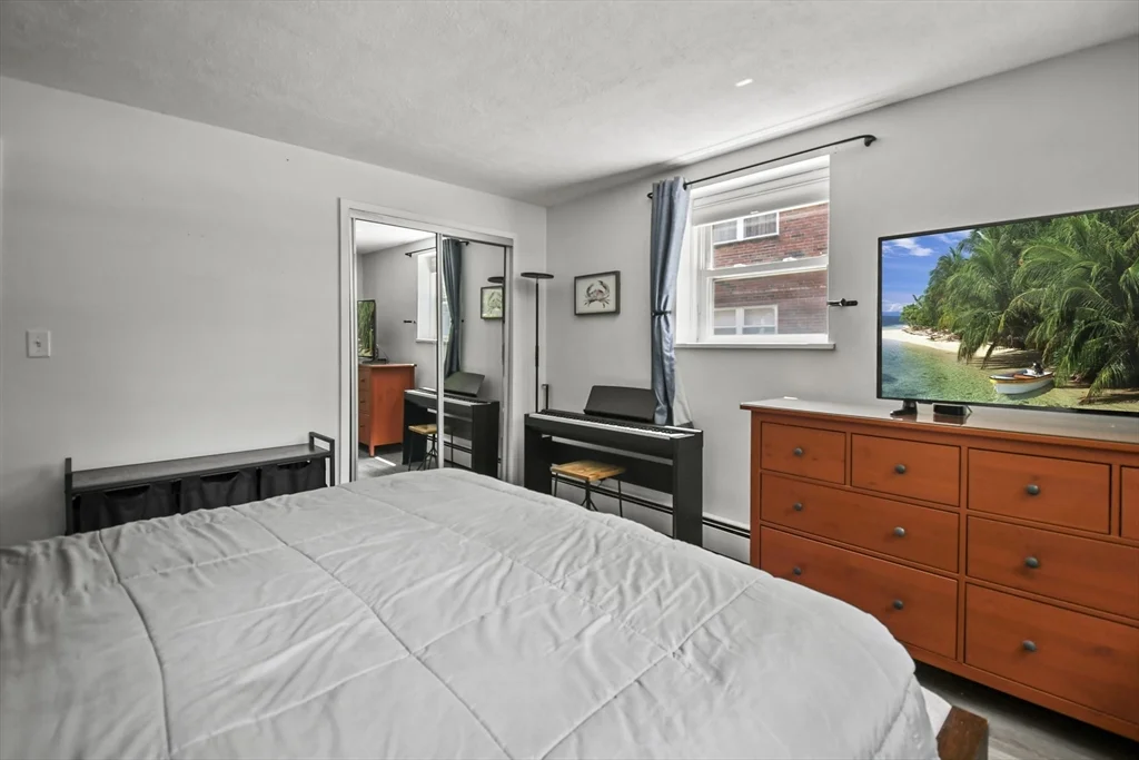2 bed, 1 bath apartment for rent at 1105 Lexington Unit 10-2, Waltham — photo 10 of 21