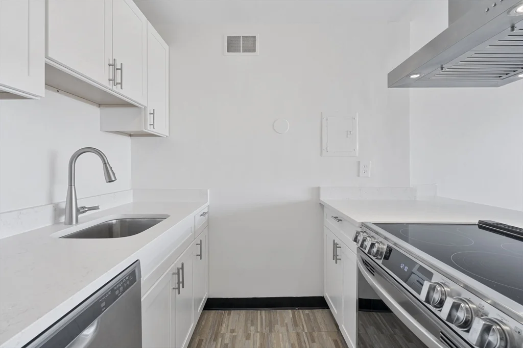 2 bed, 1 bath apartment for rent at 1105 Massachusetts Ave Unit 12C, Harvard Square — photo 3 of 11