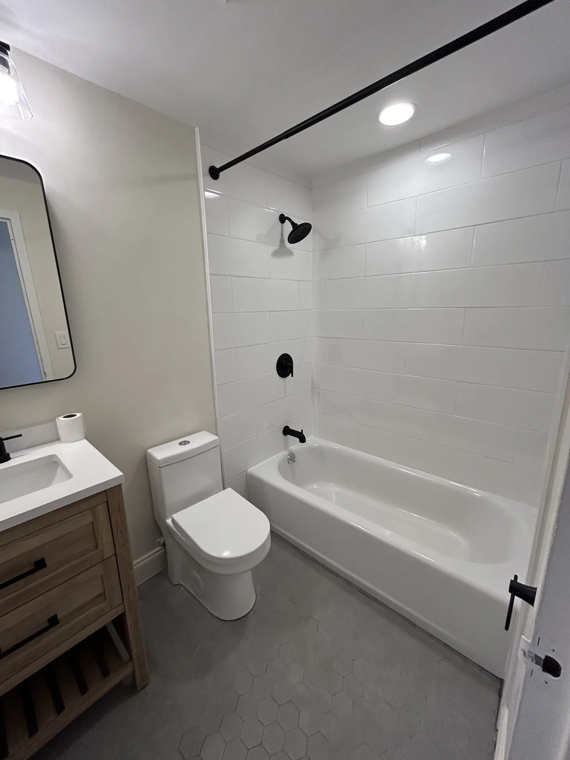 2 bed, 1 bath apartment for rent at 1105 Massachusetts Ave Unit 12G, Harvard Square — photo 10 of 12