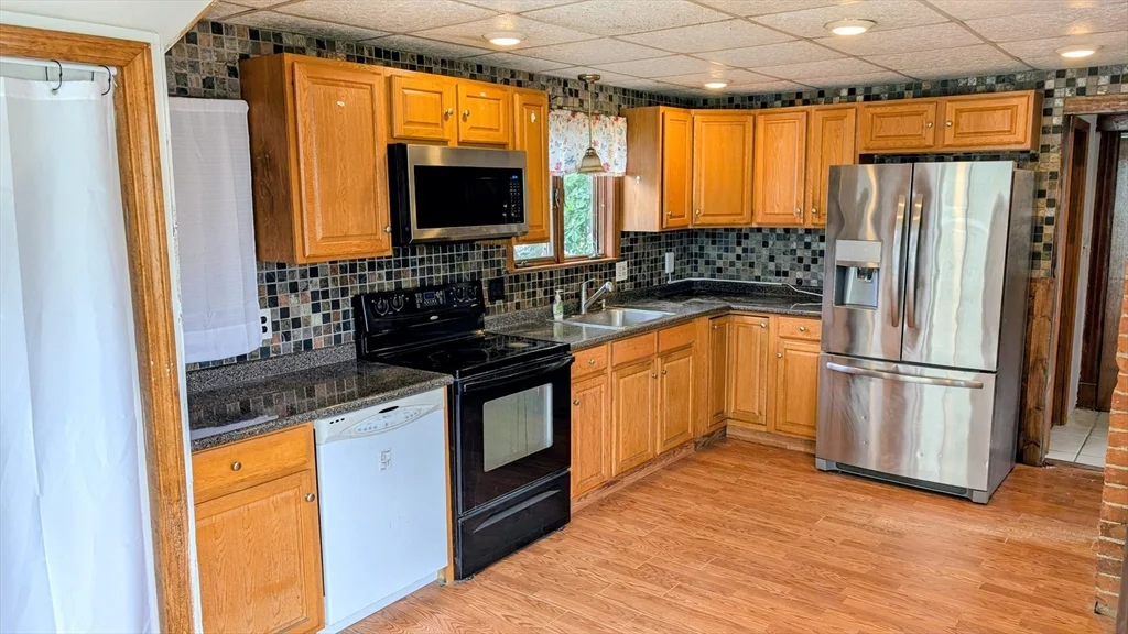 4 bed, 2 bath apartment for rent at 1106 Saratoga St, East Boston — photo 1 of 8
