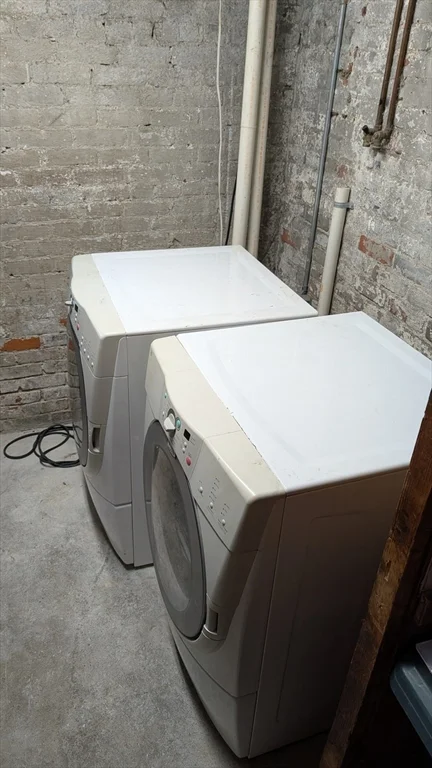 4 bed, 2 bath apartment for rent at 1106 Saratoga St, East Boston — photo 8 of 8