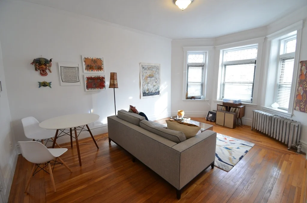 1 bed, 1 bath apartment for rent at 1109 Boylston St Unit 1, Fenway — photo 3 of 15
