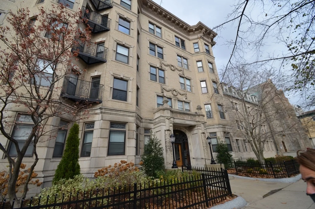1 bed, 1 bath apartment for rent at 1109 Boylston St Unit 1, Fenway — photo 12 of 15