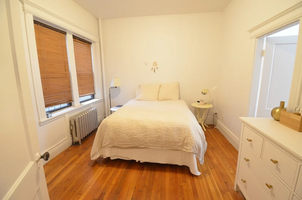 1 bed, 1 bath apartment for rent at 1109 Boylston St Unit 1, Fenway — photo 7 of 15