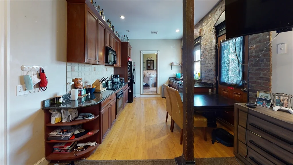 3 bed, 1 bath apartment for rent at 1109 Boylston Unit 17, Fenway — photo 2 of 8
