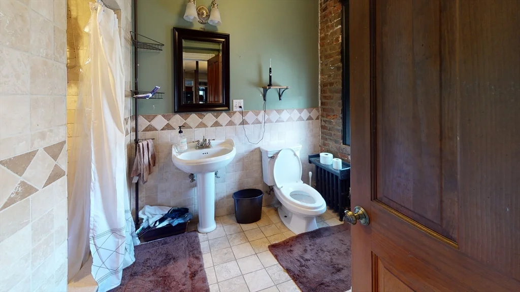 3 bed, 1 bath apartment for rent at 1109 Boylston Unit 17, Fenway — photo 7 of 8