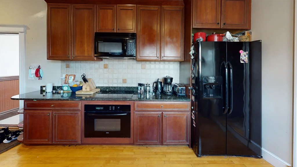 3 bed, 1 bath apartment for rent at 1109 Boylston Unit 17, Fenway