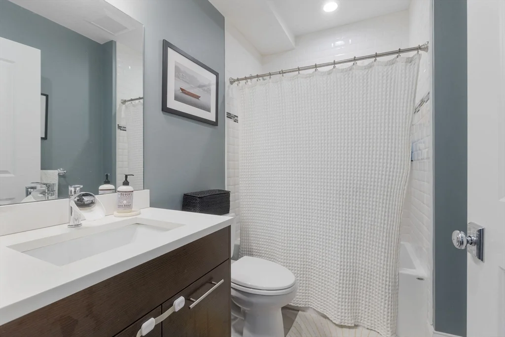 2 bed, 2 bath apartment for rent at 111 B St Unit 5, South Boston — photo 14 of 16