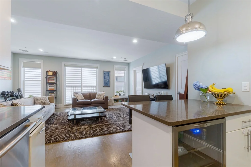 2 bed, 2 bath apartment for rent at 111 B St Unit 5, South Boston — photo 5 of 16