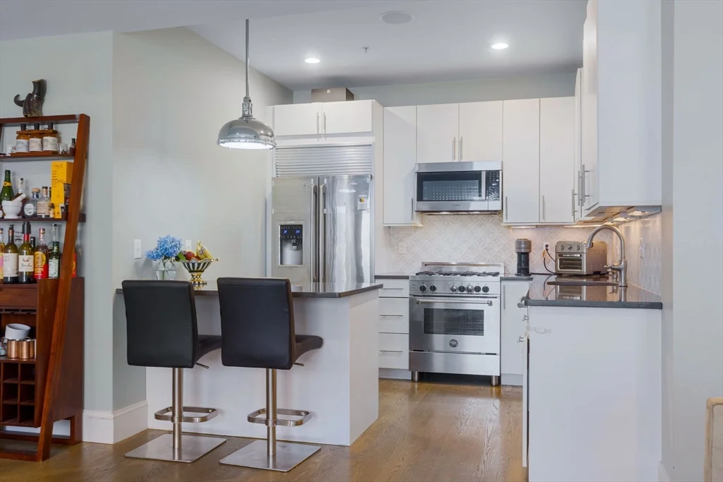 2 bed, 2 bath apartment for rent at 111 B St Unit 5, South Boston — photo 2 of 16
