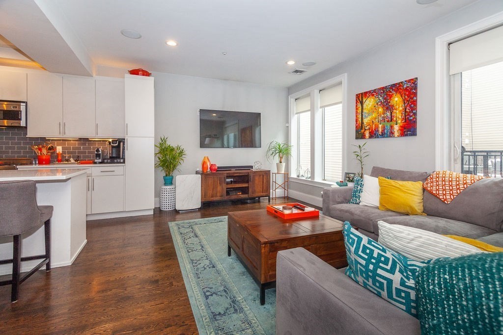 2 bed, 2 bath apartment for rent at 111 B Unit 3, South Boston — photo 5 of 19