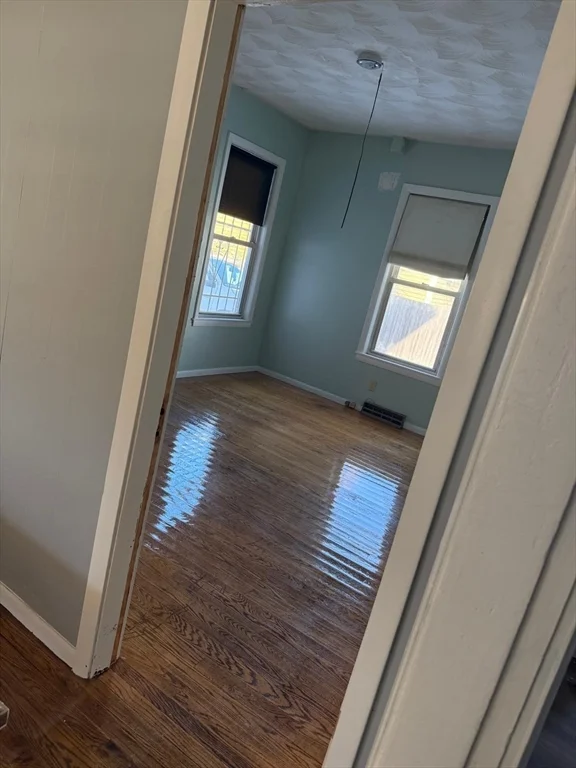 3 bed, 1 bath apartment for rent at 111 Bay St Unit 111, Springfield — photo 7 of 12