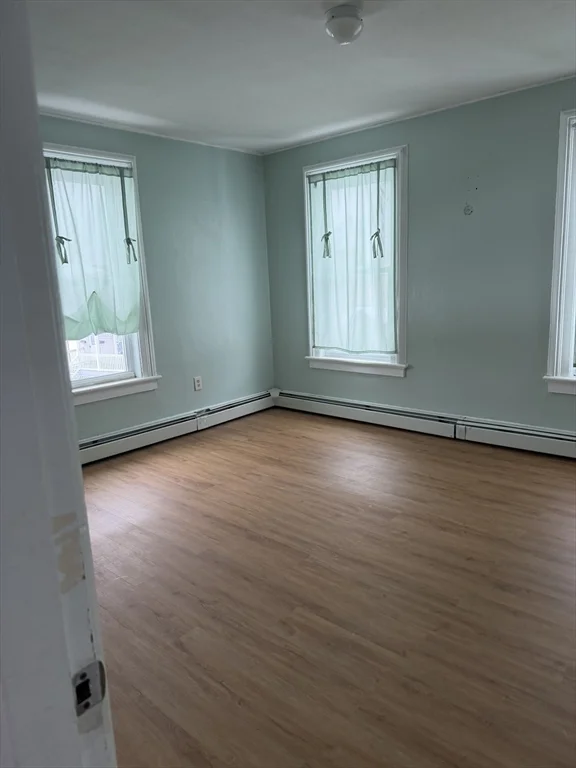 3 bed, 1 bath apartment for rent at 111 Bay Unit 113, Springfield — photo 8 of 13