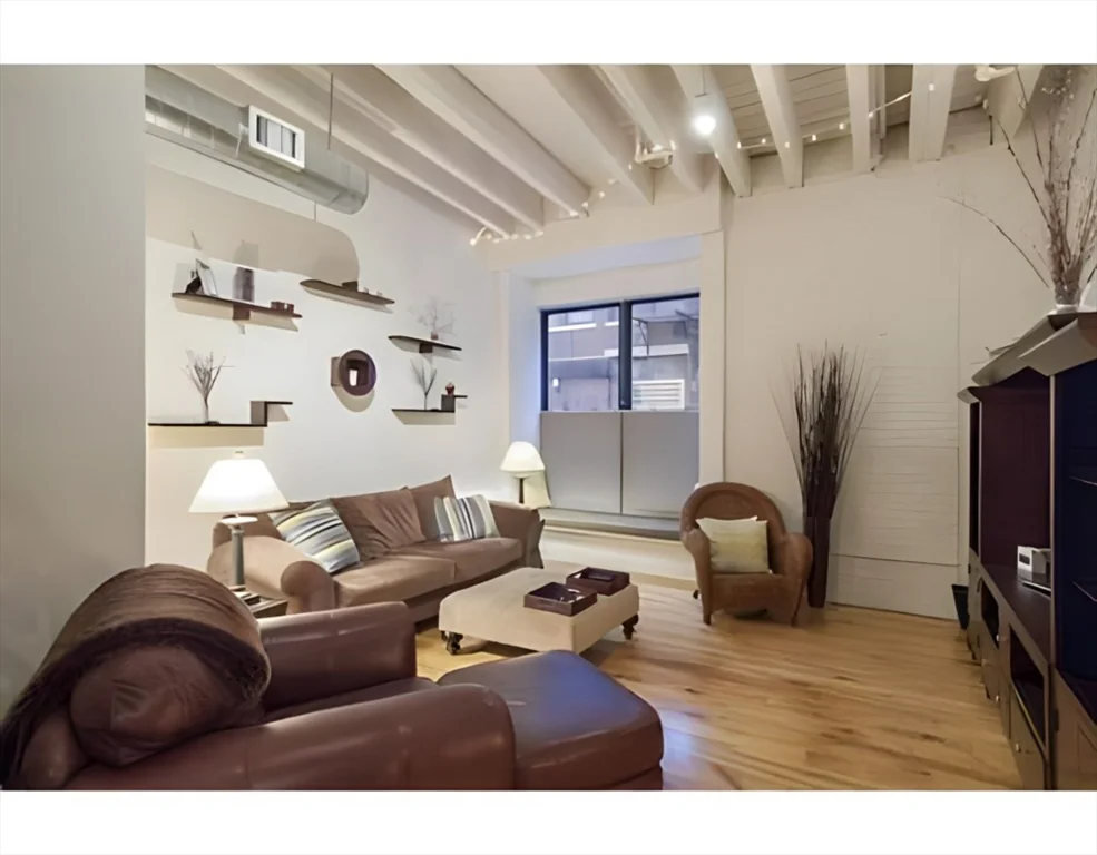 1 bed, 1 bath apartment for rent at 111 Beach St Unit 1E, Boston Downtown — photo 4 of 6
