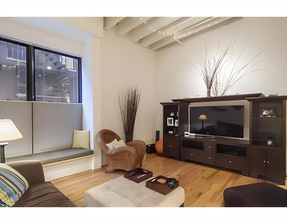 1 bed, 1 bath apartment for rent at 111 Beach St Unit 1E, Boston Downtown — photo 5 of 6