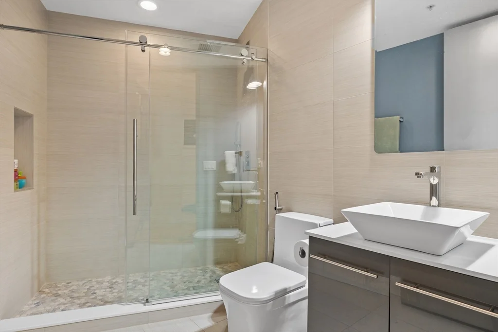 4 bed, 4+ bath apartment for rent at 111 Beach St Unit 2H, Leather District — photo 19 of 20