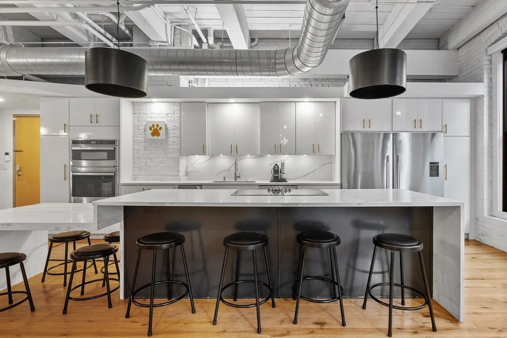 4 bed, 4+ bath apartment for rent at 111 Beach St Unit 2H, Leather District — photo 2 of 20
