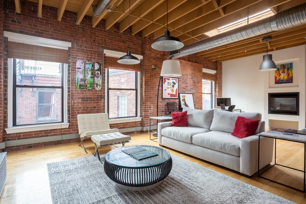 1 bed, 1 bath apartment for rent at 111 Beach St Unit 5C, Leather District — photo 4 of 17