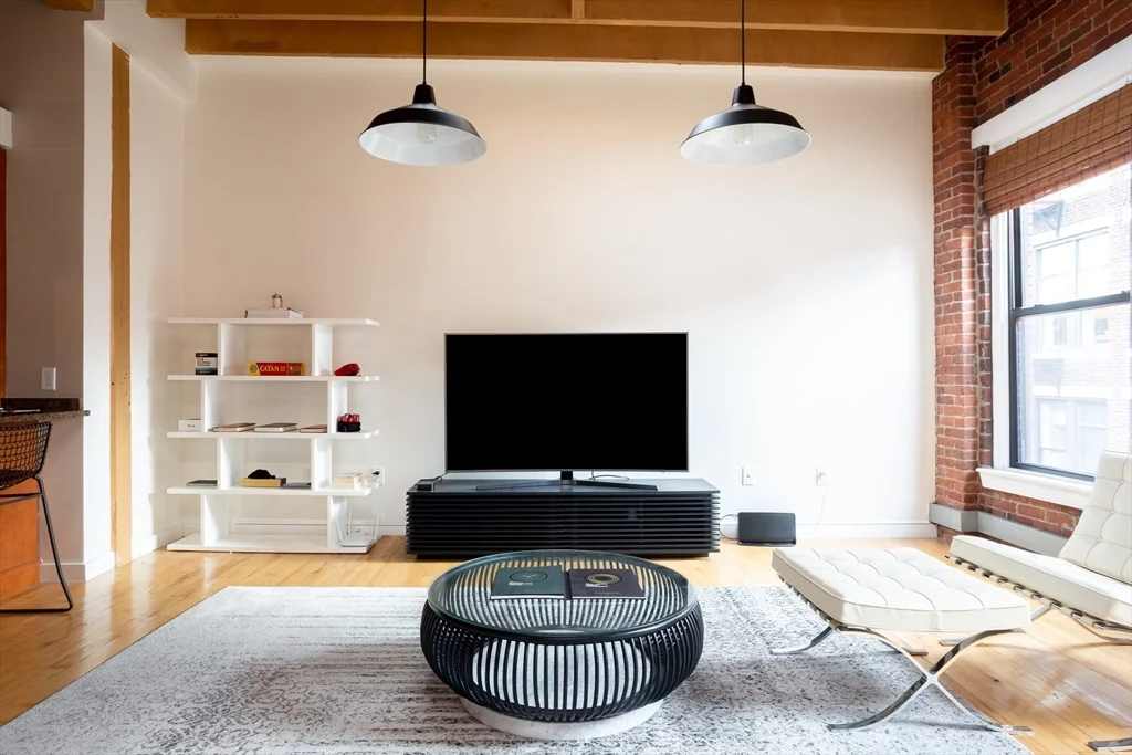 1 bed, 1 bath apartment for rent at 111 Beach St Unit 5C, Leather District — photo 5 of 17