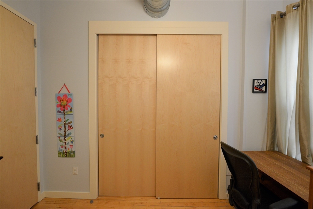 3 bed, 2 bath apartment for rent at 111 Beach Unit 4E, Leather District — photo 15 of 17