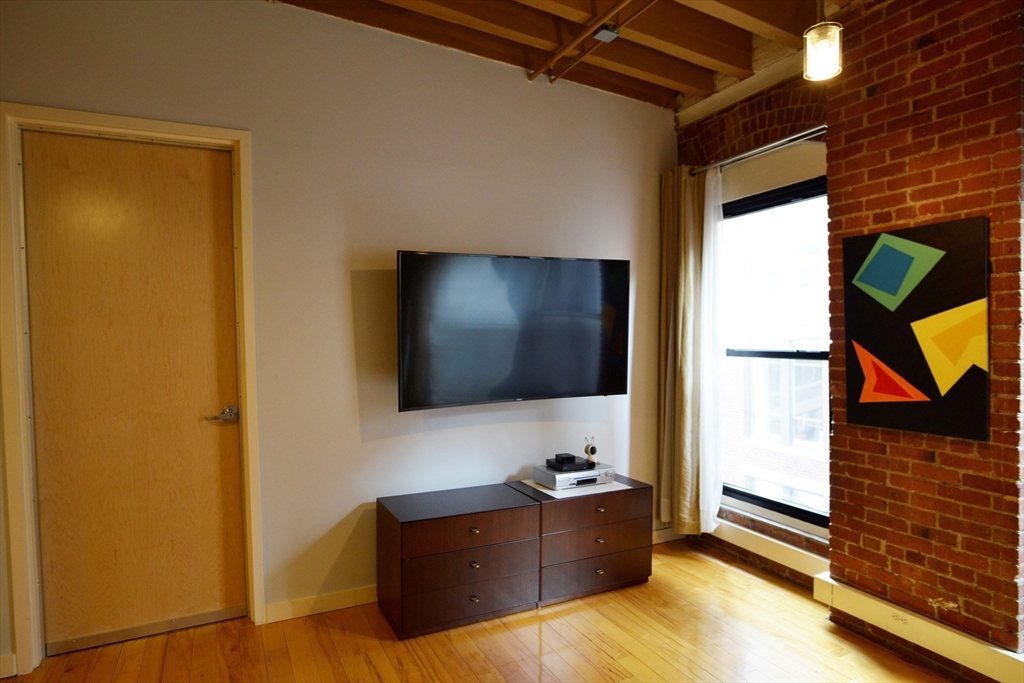 3 bed, 2 bath apartment for rent at 111 Beach Unit 4E, Leather District — photo 12 of 17