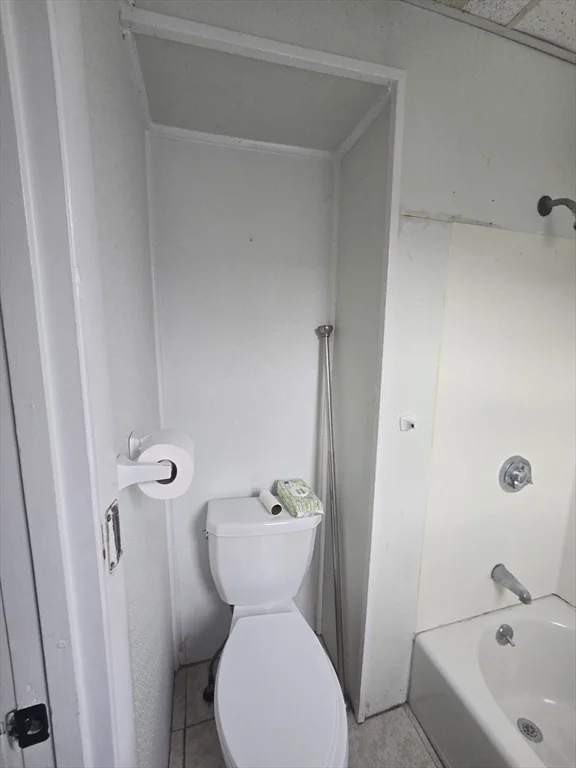 2 bed, 1 bath apartment for rent at 111 Brookline St Unit 2, Lynn — photo 13 of 15
