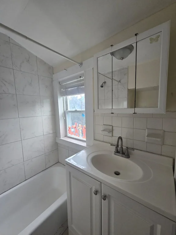 2 bed, 1 bath apartment for rent at 111 Brookline St Unit 3, Lynn — photo 14 of 14