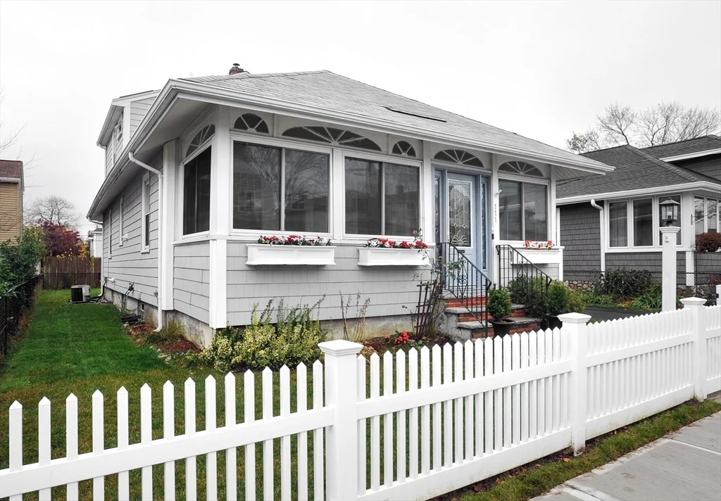 3 bed, 2 bath apartment for rent at 111 Darrow St Unit 0, Quincy — photo 3 of 28