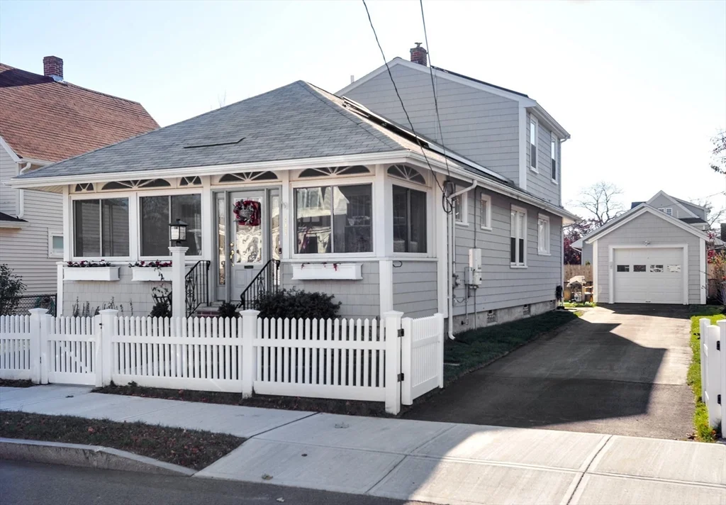3 bed, 2 bath apartment for rent at 111 Darrow St Unit 0, Quincy — photo 2 of 28