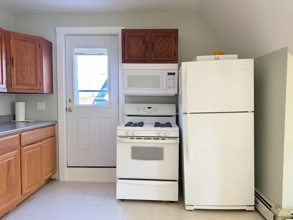 2 bed, 1 bath apartment for rent at 111 Division St Unit 2, North Attleboro — photo 4 of 15