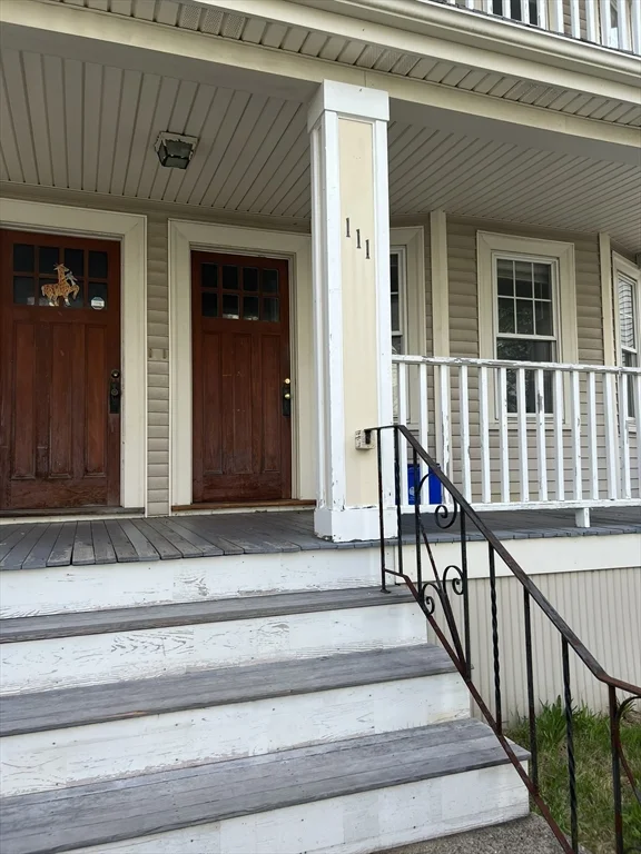 2 bed, 1 bath apartment for rent at 111 E Elm Ave Unit 1, Quincy — photo 2 of 24