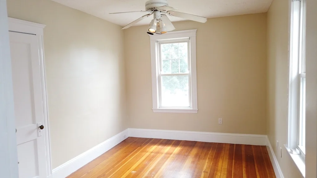 2 bed, 1 bath apartment for rent at 111 E Elm Ave Unit 1, Quincy — photo 11 of 24