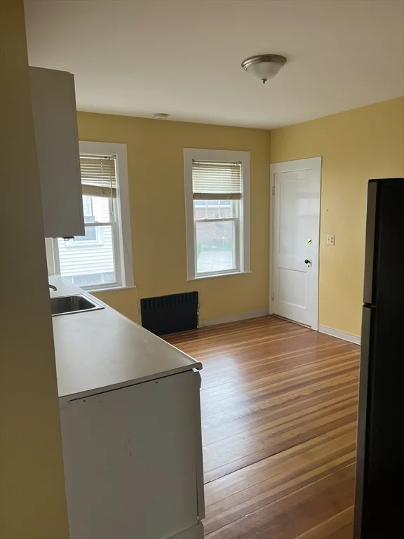 2 bed, 1 bath apartment for rent at 111 E Elm Ave Unit 1, Quincy — photo 16 of 24
