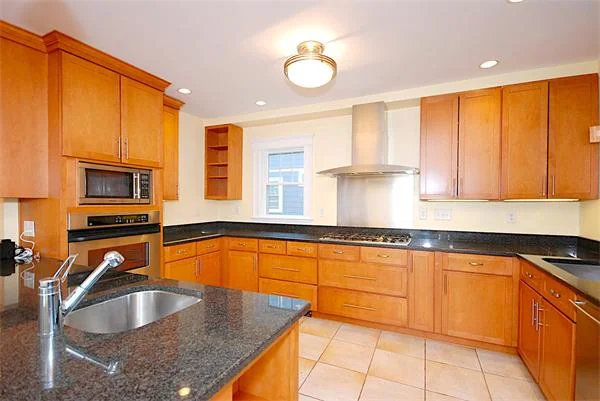 4 bed, 4+ bath apartment for rent at 111 Fayerweather St, West Cambridge — photo 5 of 19