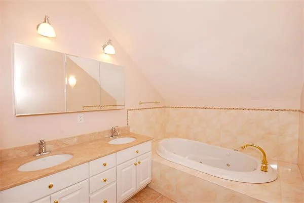 4 bed, 4+ bath apartment for rent at 111 Fayerweather St, West Cambridge — photo 14 of 19