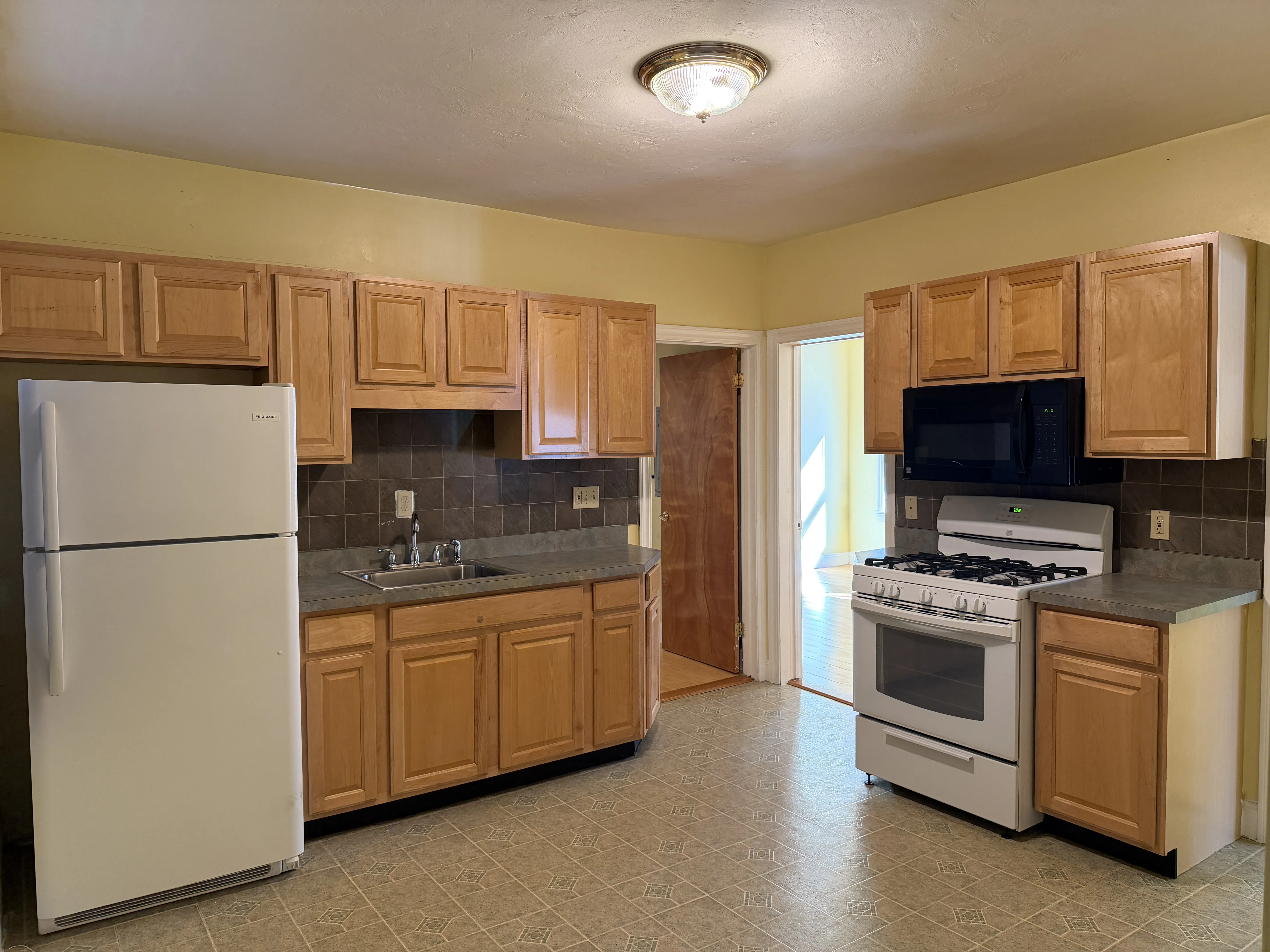 3 bed, 1 bath apartment for rent at 111 Florida St Unit 2, Dorchester — photo 12 of 20