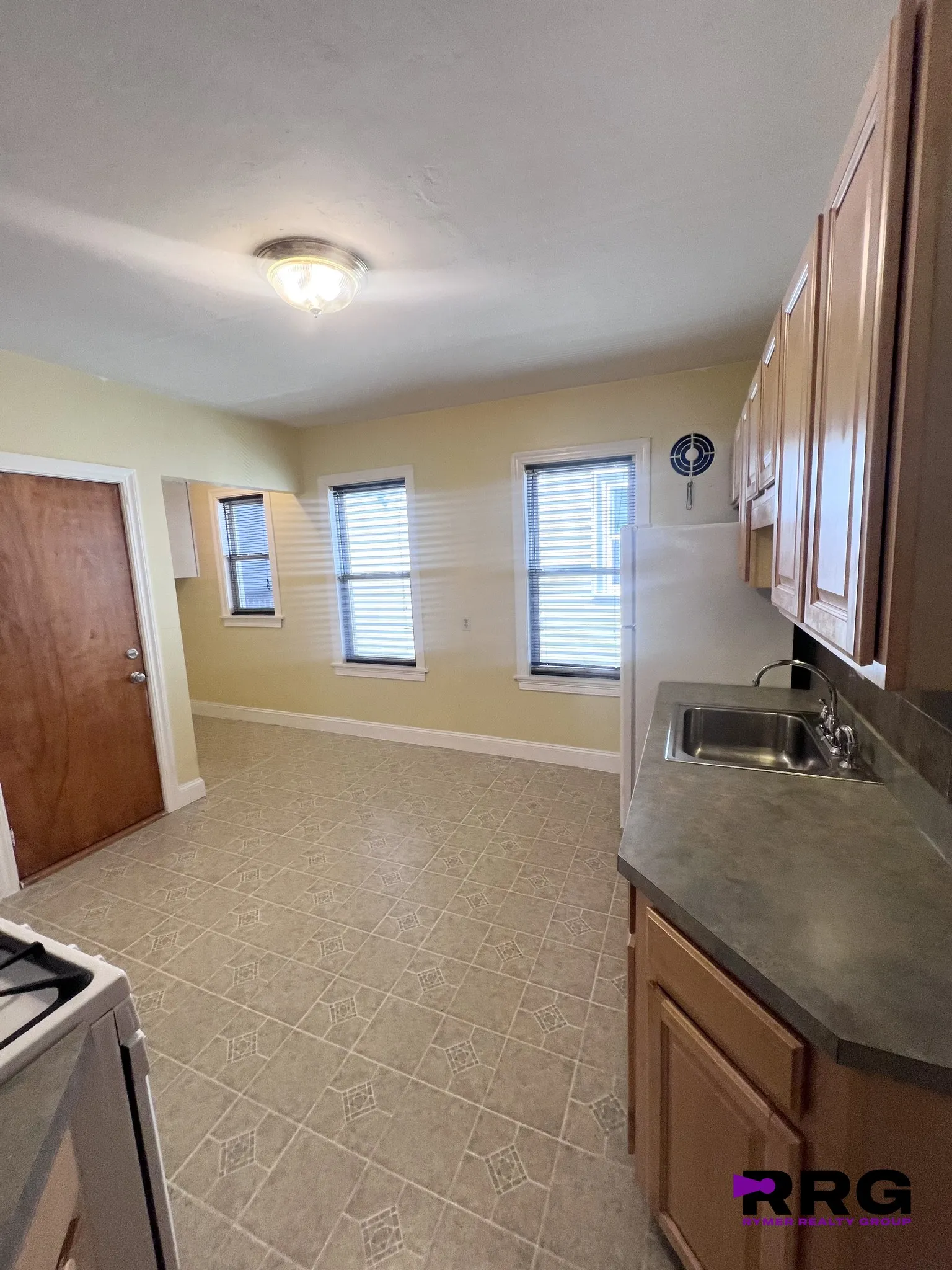 3 bed, 1 bath apartment for rent at 111 Florida St Unit 2, Dorchester — photo 7 of 20
