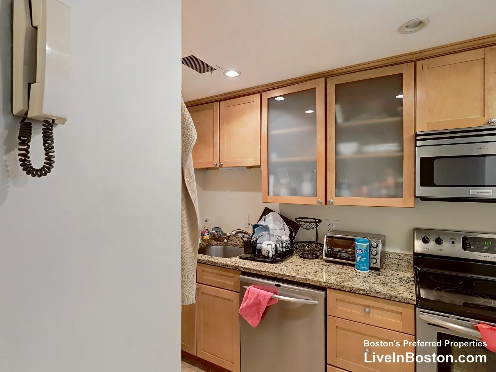 2 bed, 1 bath apartment for rent at 111 Gainsborough St Unit 205, Fenway — photo 7 of 14