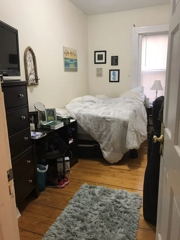 4 bed, 1 bath apartment for rent at 111 H St Unit 1, South Boston — photo 10 of 14