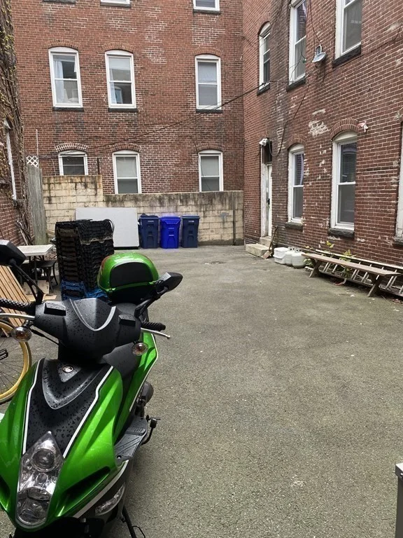 4 bed, 1 bath apartment for rent at 111 H St Unit 2, South Boston — photo 18 of 20