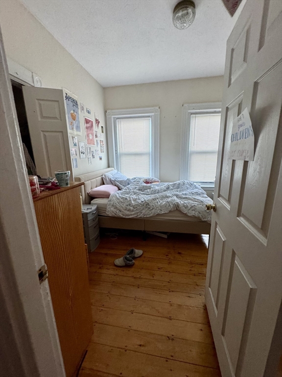 4 bed, 1 bath apartment for rent at 111 H St Unit 4, South Boston — photo 14 of 16