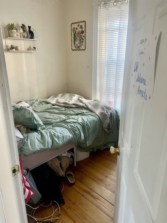 4 bed, 1 bath apartment for rent at 111 H St Unit 4, South Boston — photo 9 of 16