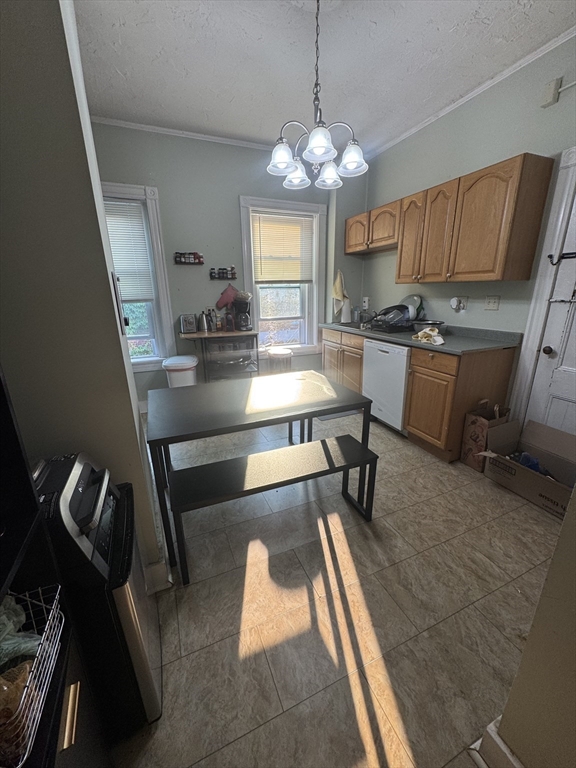 4 bed, 1 bath apartment for rent at 111 H St Unit 5, South Boston — photo 7 of 15