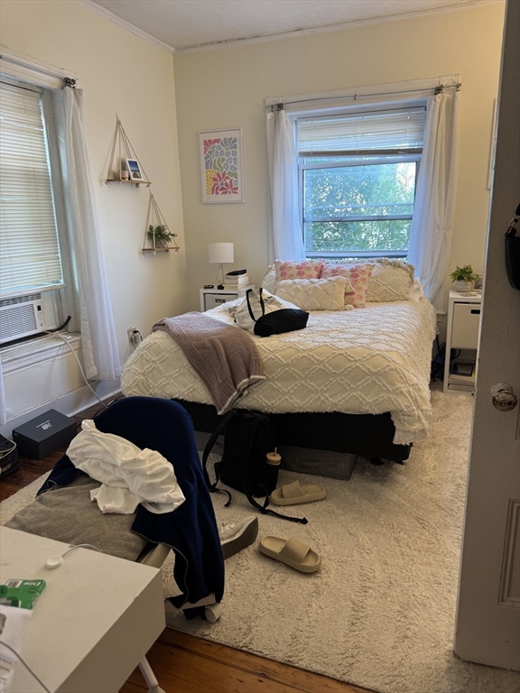 4 bed, 1 bath apartment for rent at 111 H St Unit 5, South Boston — photo 4 of 15