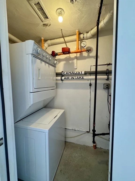2 bed, 1 bath apartment for rent at 111 Hammond St Unit 2, Waltham — photo 14 of 15