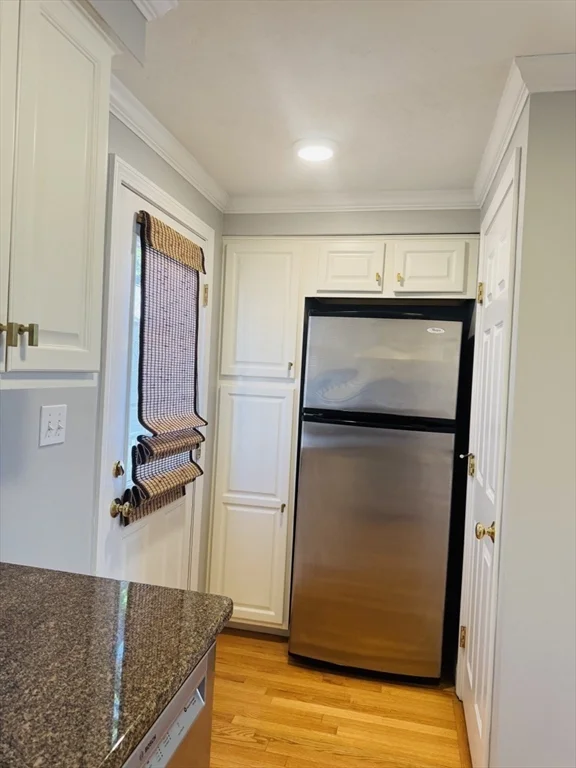 2 bed, 1 bath apartment for rent at 111 Hammond St Unit 2, Waltham — photo 5 of 15