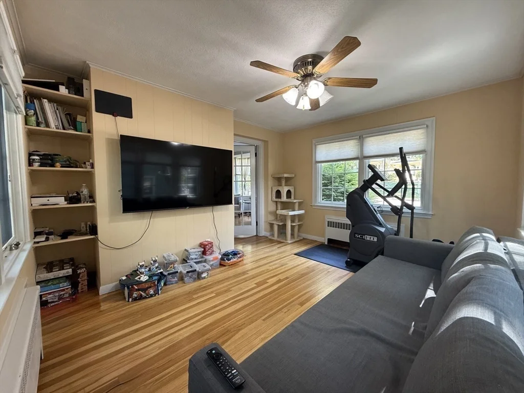 3 bed, 3 bath apartment for rent at 111 Highland Ave, Winchester — photo 5 of 20